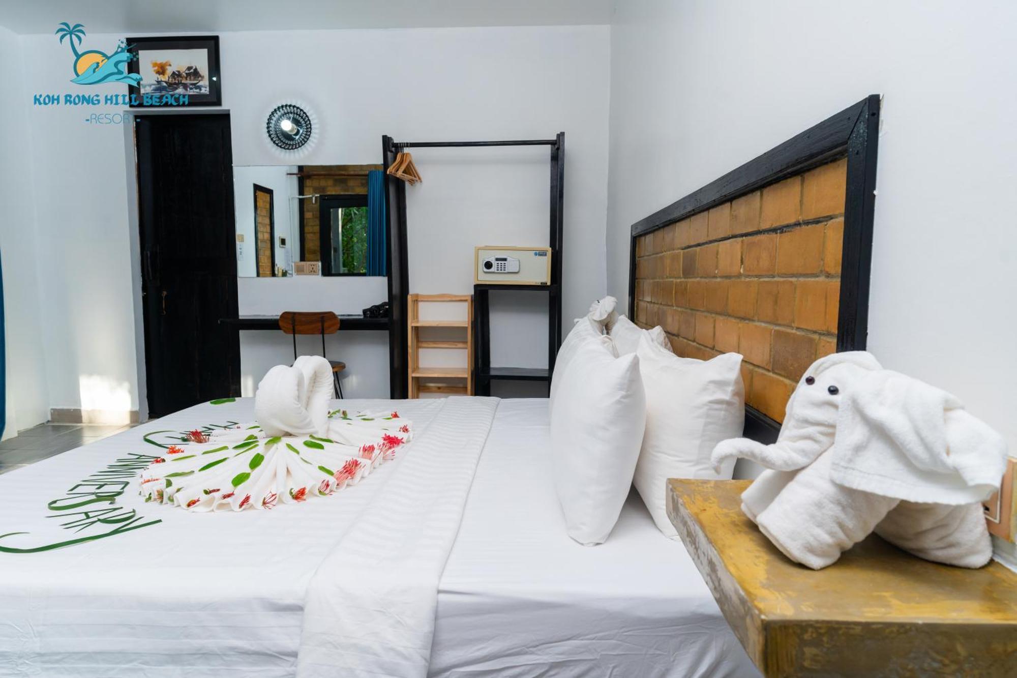 Koh Rong Hill Beach Resort Derm Tkov Village Esterno foto