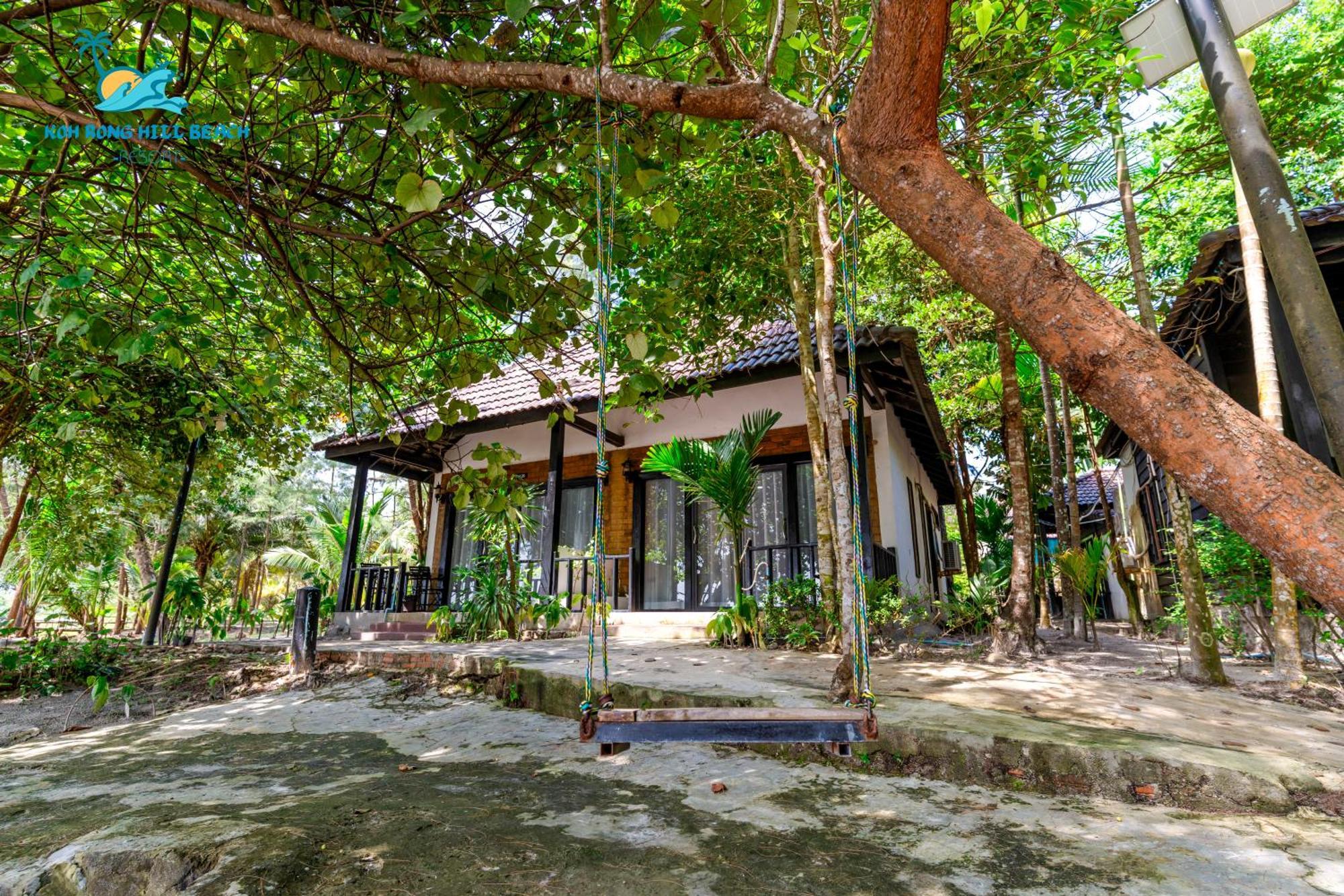 Koh Rong Hill Beach Resort Derm Tkov Village Esterno foto